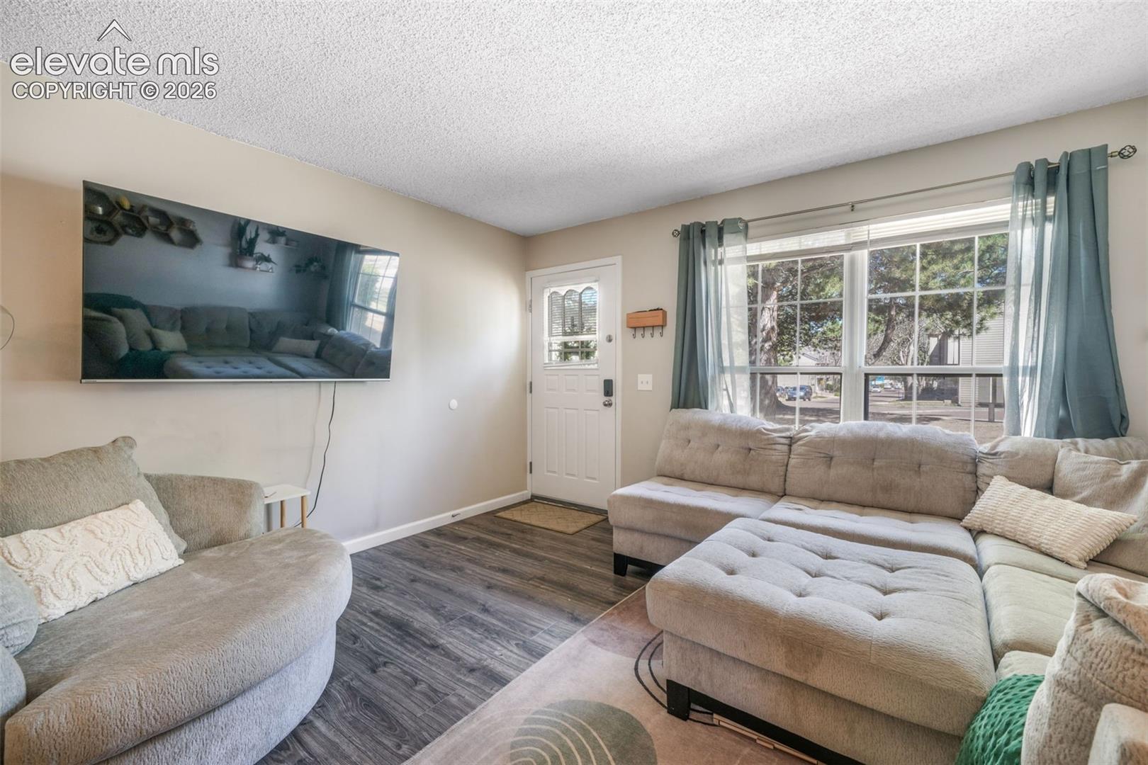 3553 Queen Anne Way