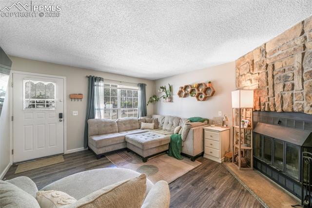 3553 Queen Anne Way