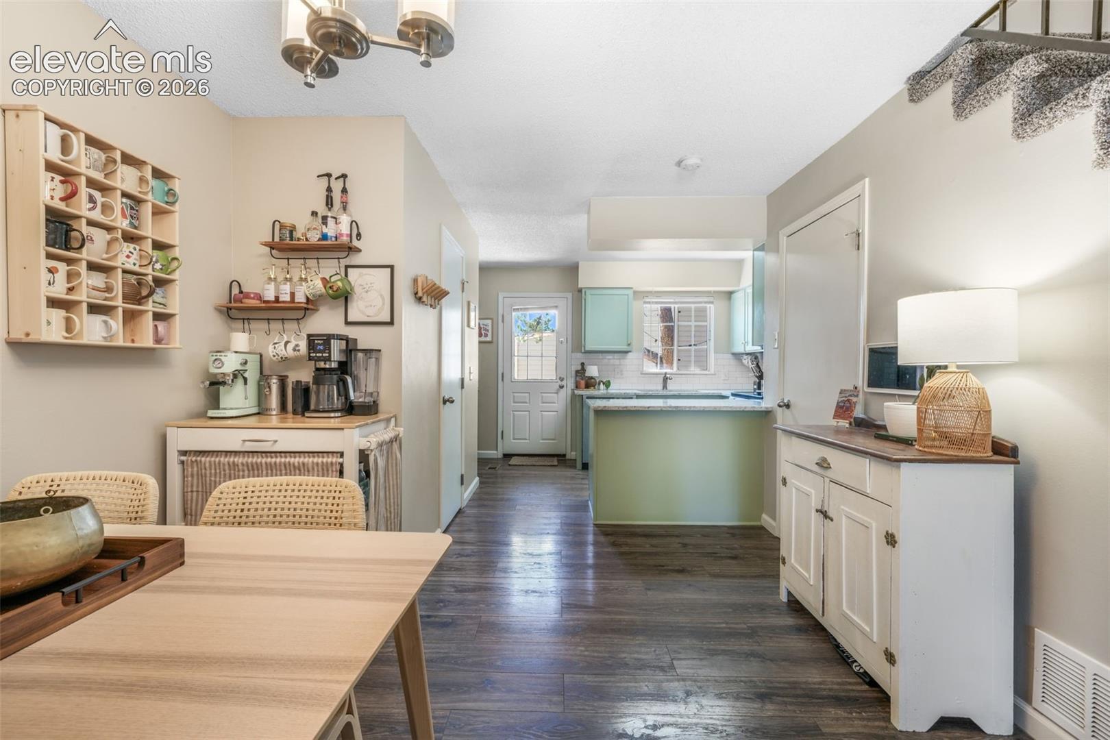 3553 Queen Anne Way