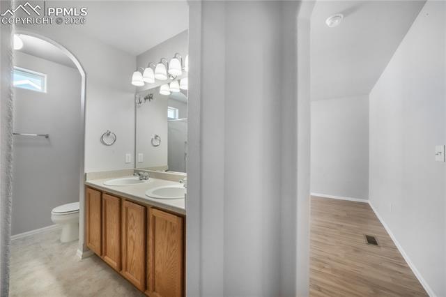 812 Hailey Glenn View