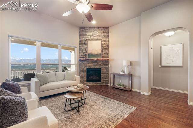 215 Kettle Valley Way
