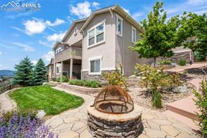 215 Kettle Valley Way