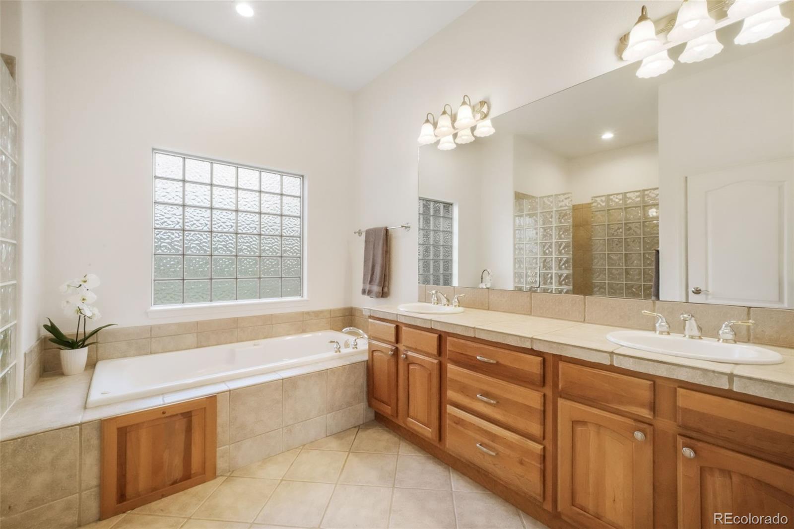 1236 Castlecombe Lane