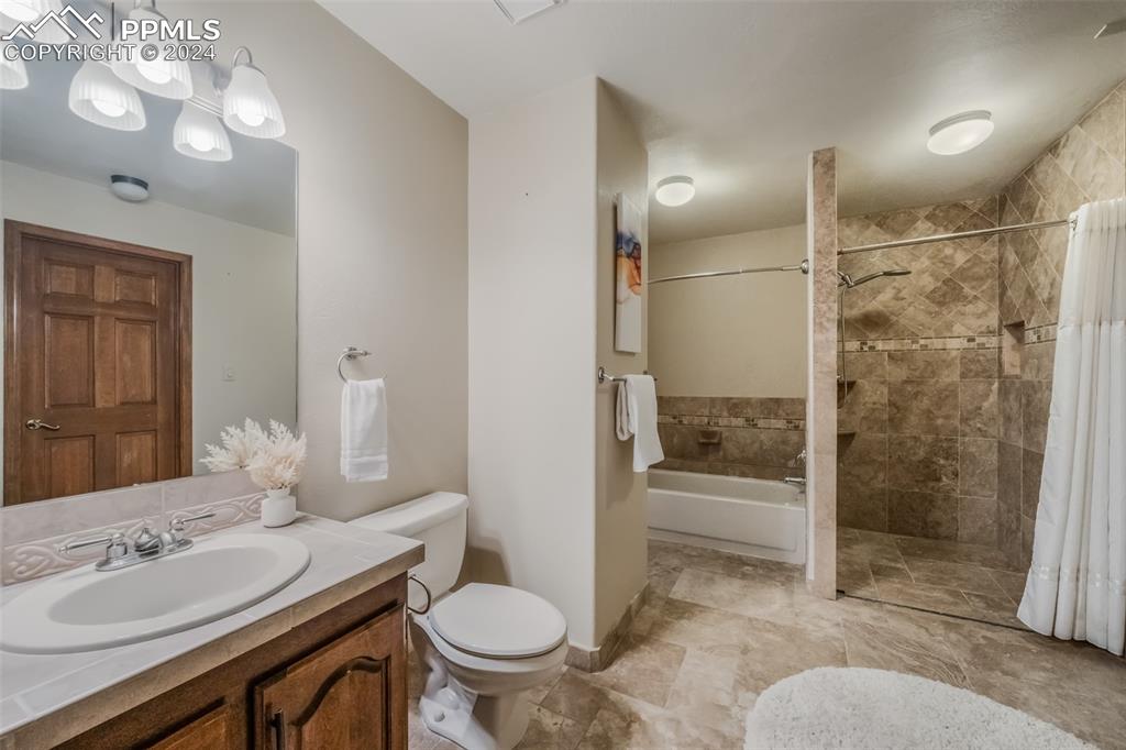 820 Forest View Circle