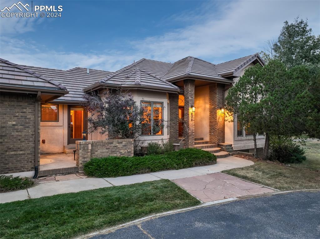 820 Forest View Circle