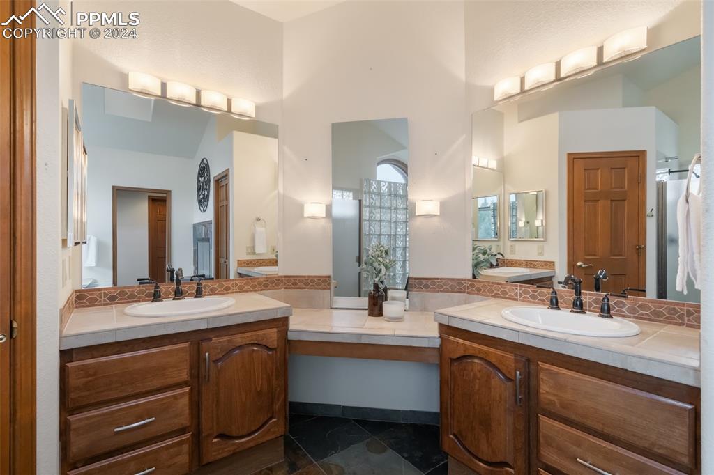820 Forest View Circle