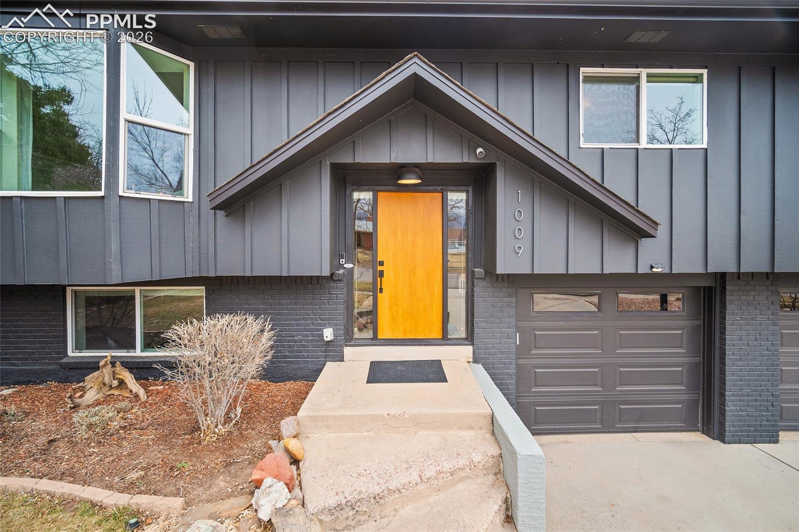 1009 Panorama Drive