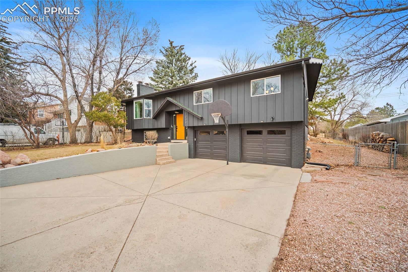 1009 Panorama Drive