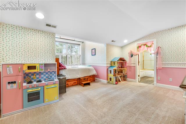 18690 Thunderbird Trail