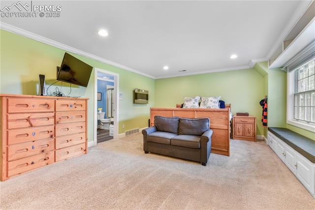 18690 Thunderbird Trail