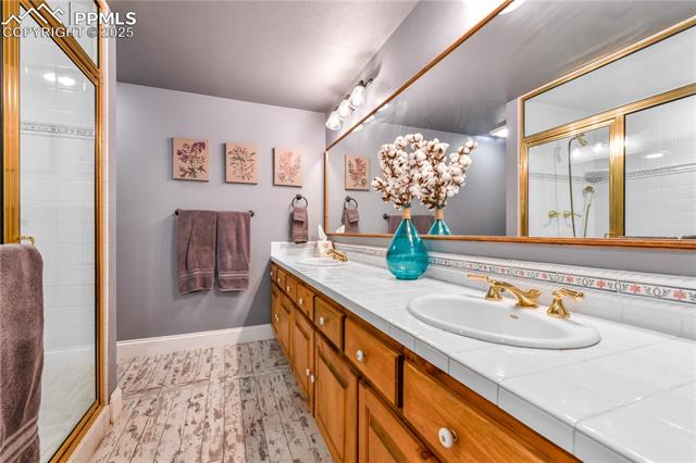 18690 Thunderbird Trail