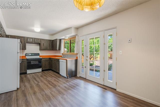 3055 W Westcliff Drive