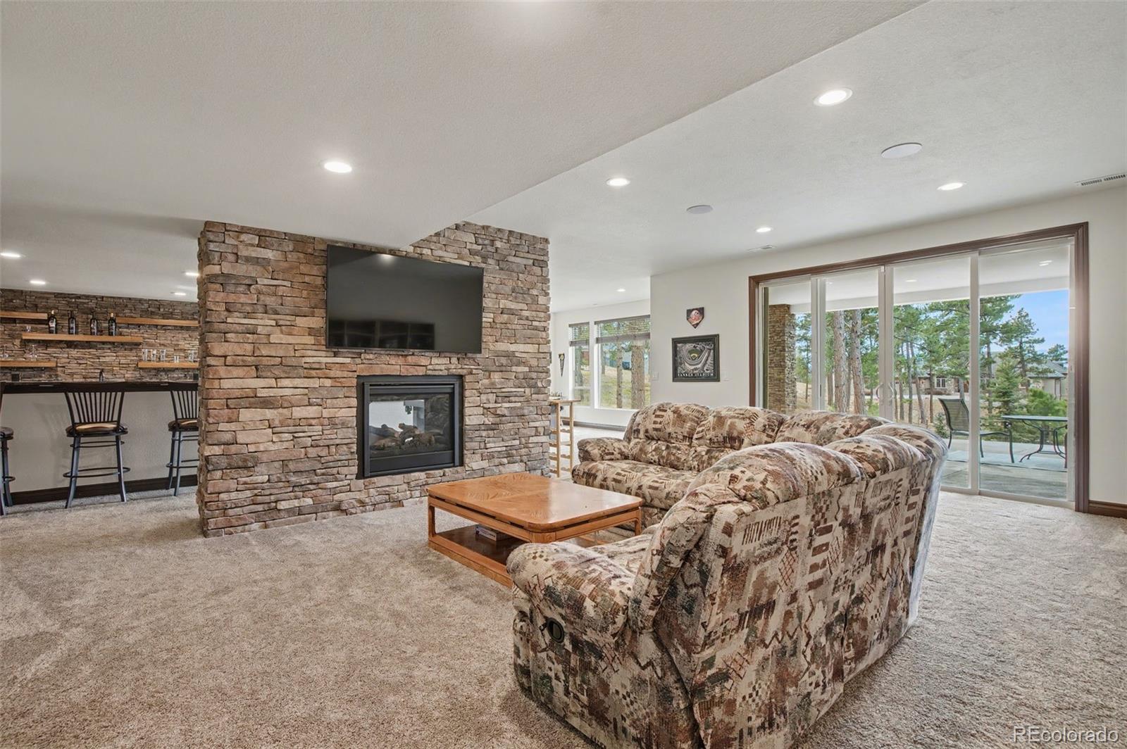 4255 Foxchase Way