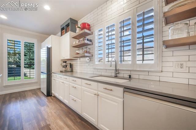 3215 Hollycrest Drive