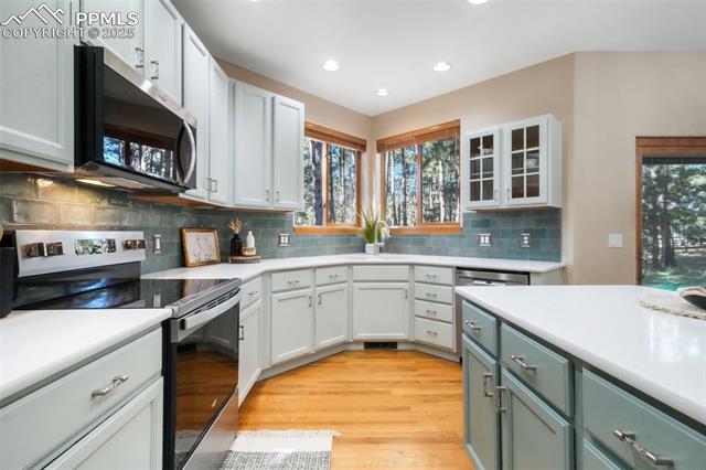 19140 Golden Arrow Circle