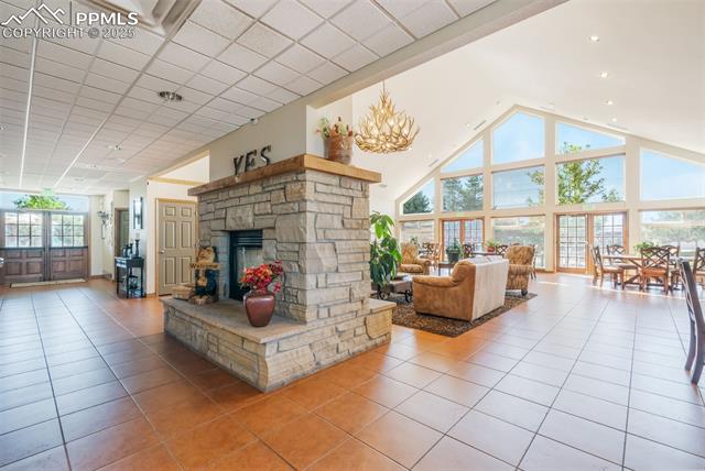 4163 Gray Fox Heights