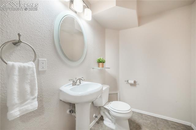 6985 Los Reyes Circle