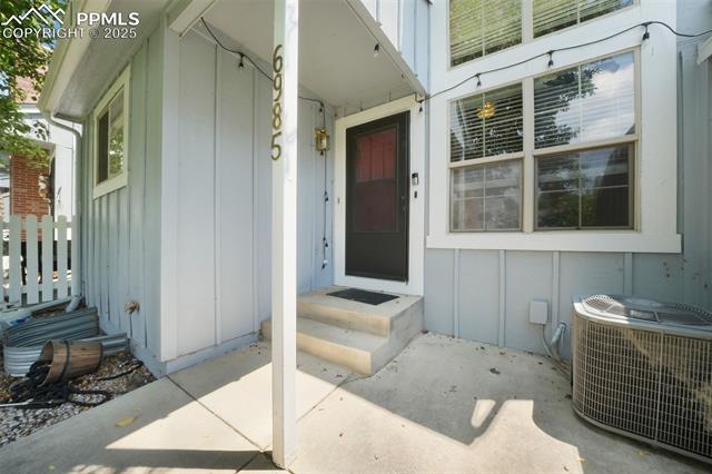 6985 Los Reyes Circle