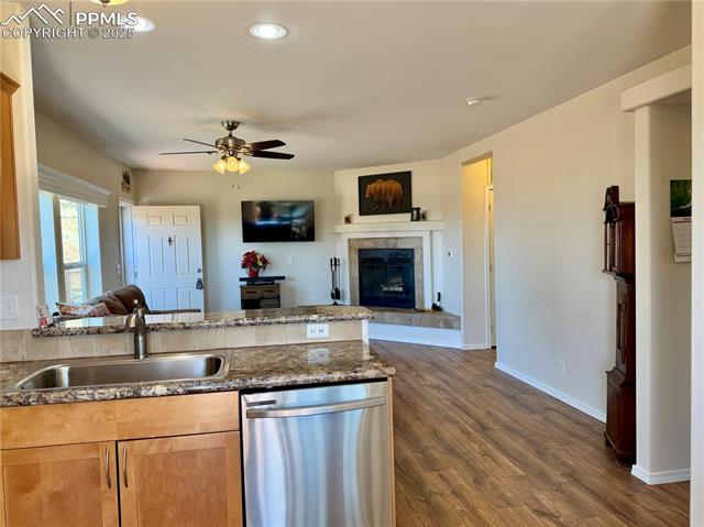 28 E Nevada Circle