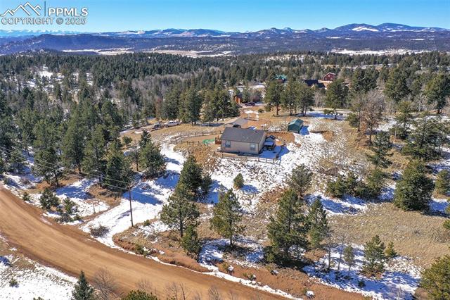 28 E Nevada Circle