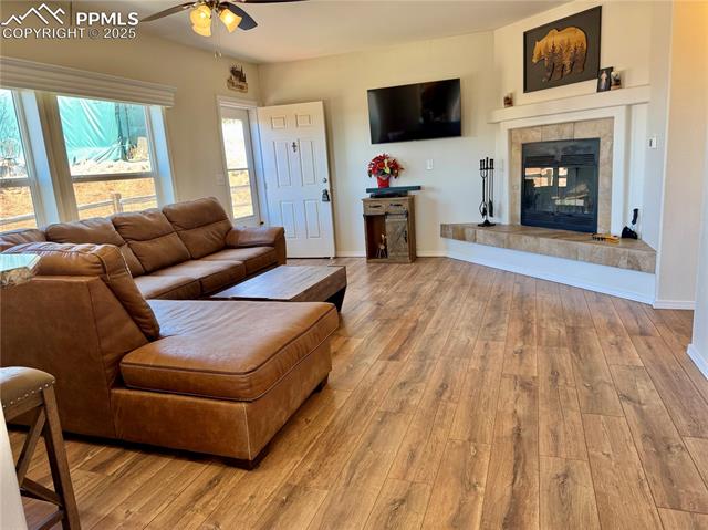 28 E Nevada Circle