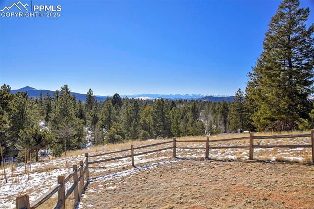 28 E Nevada Circle