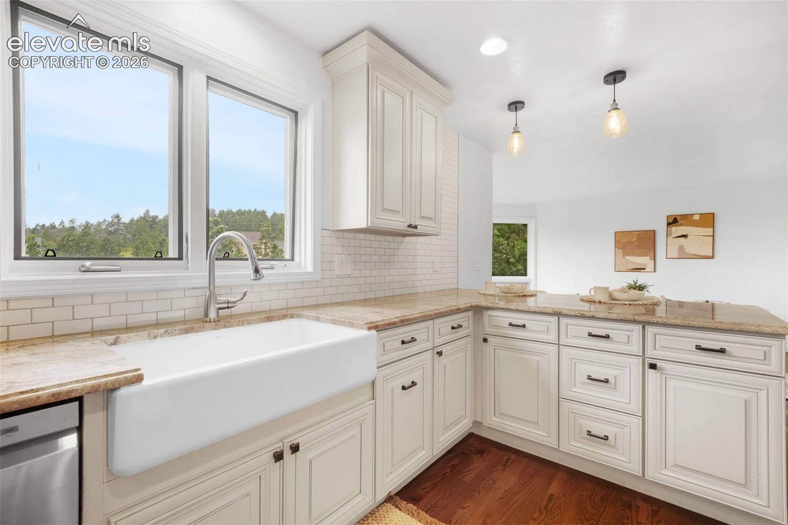 3555 Range View Road