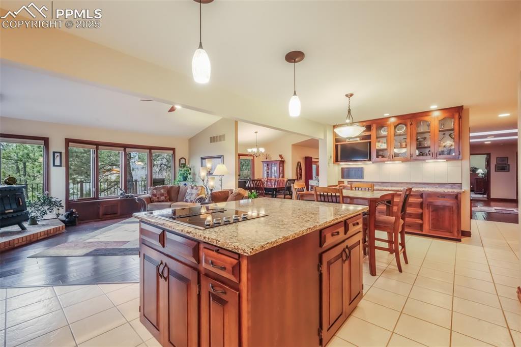 5065 Cliff Point Circle