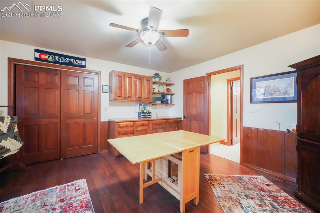 5065 Cliff Point Circle