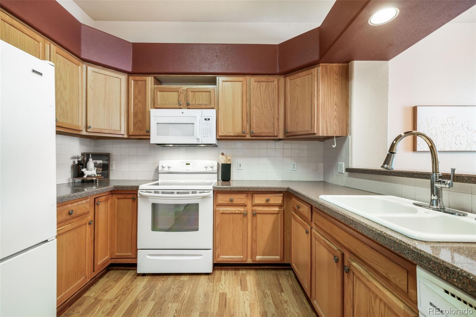 6886 Los Reyes Circle
