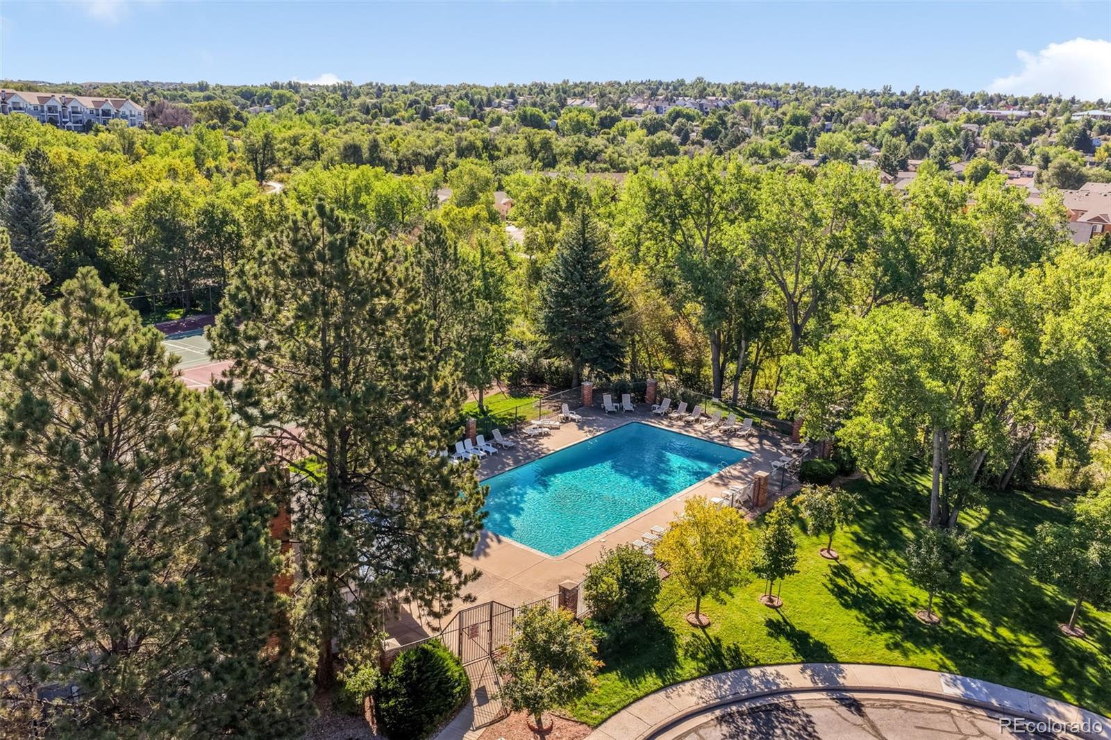 6886 Los Reyes Circle