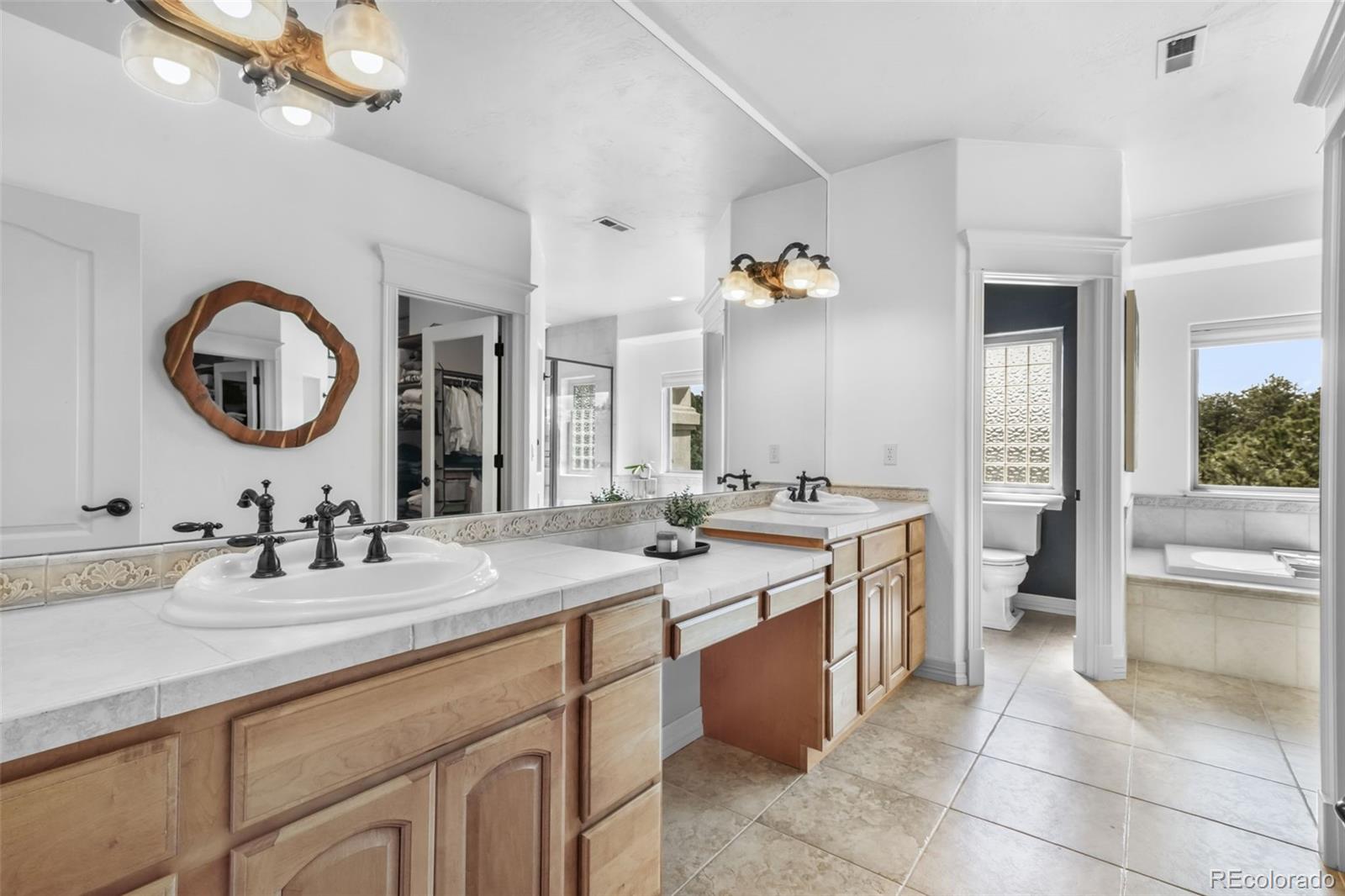 450 E Stirrup Trail