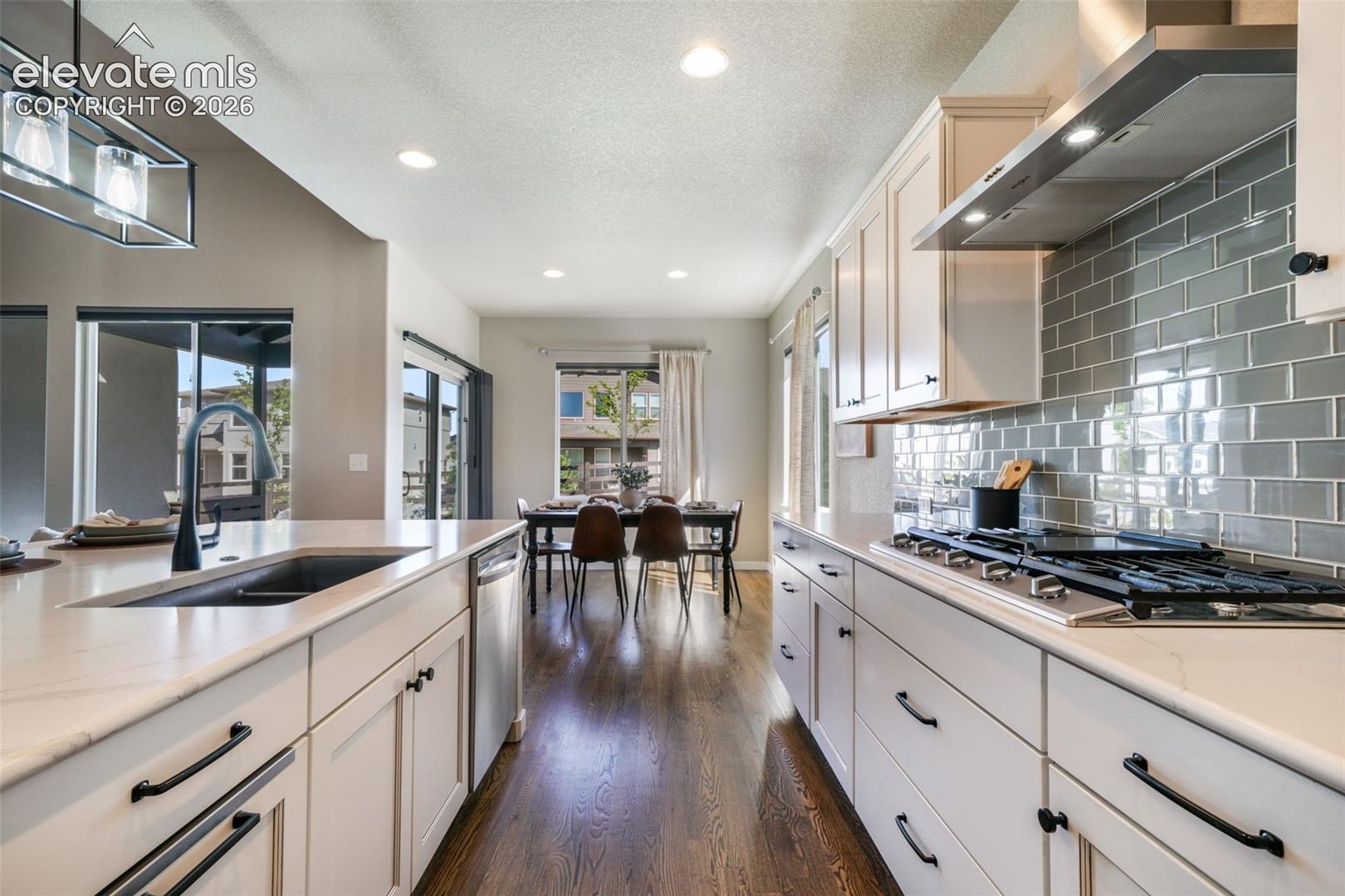 10104 Emerald Lake Lane