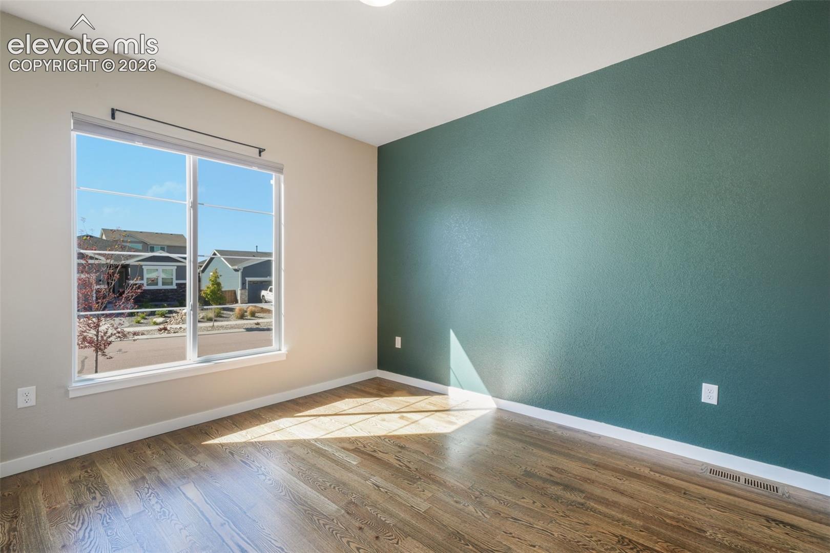 10104 Emerald Lake Lane