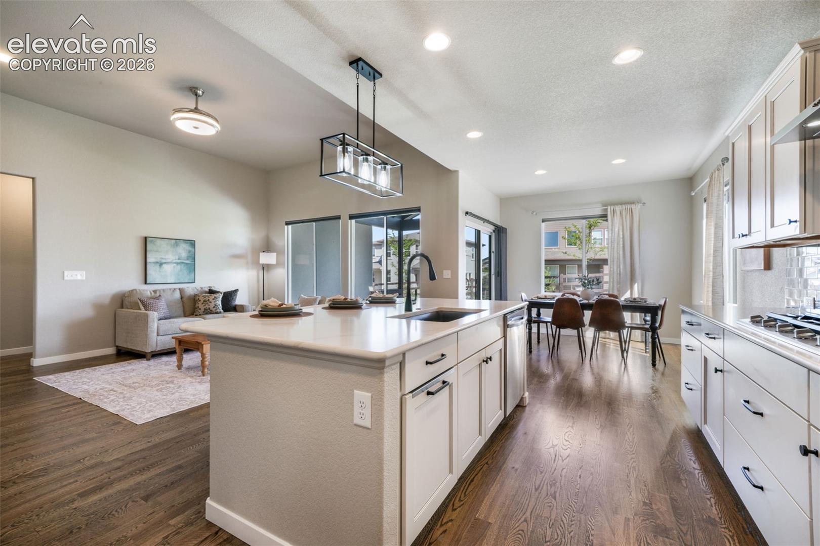 10104 Emerald Lake Lane