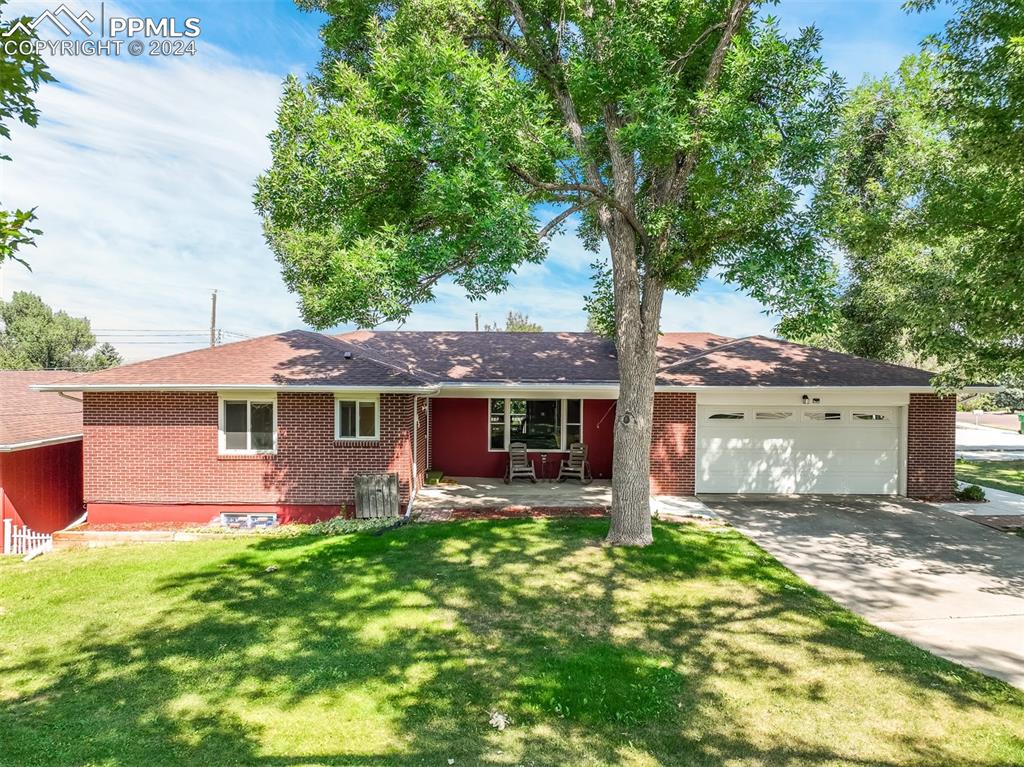 405 Crestridge Avenue