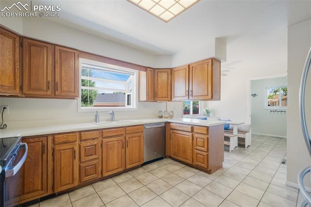 405 Crestridge Avenue