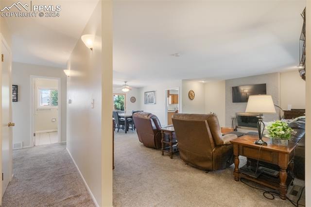 405 Crestridge Avenue