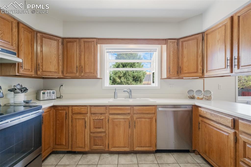 405 Crestridge Avenue