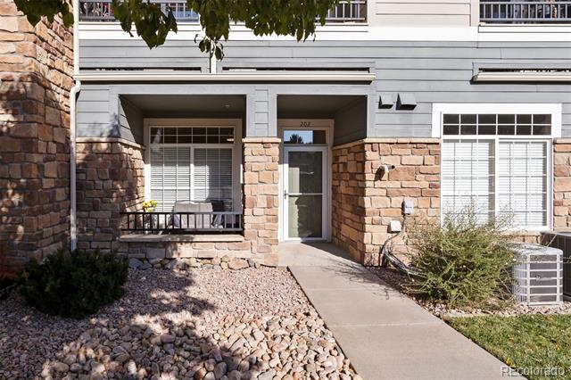 488 Black Feather Loop Unit: 202