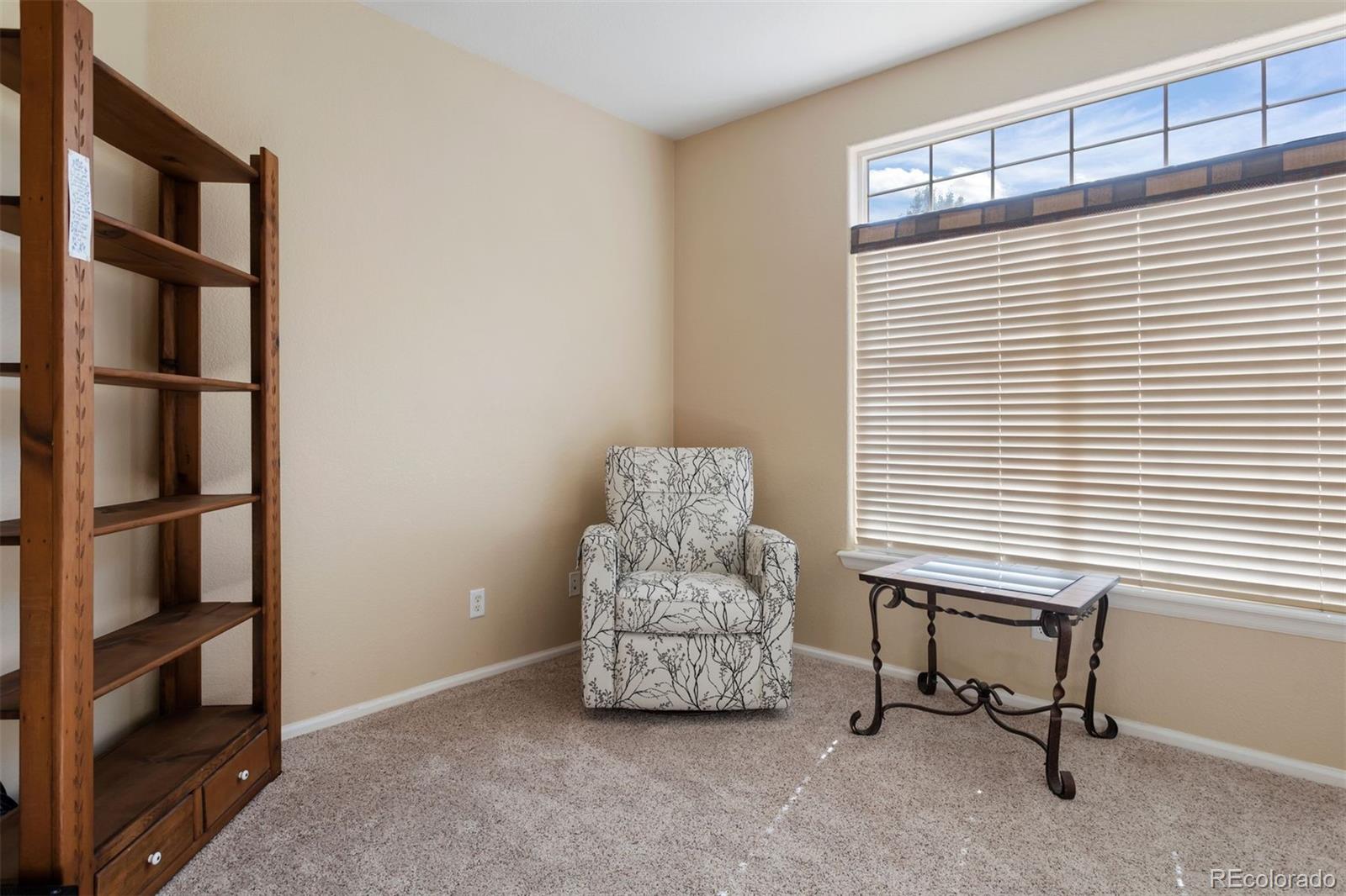 488 Black Feather Loop Unit: 202