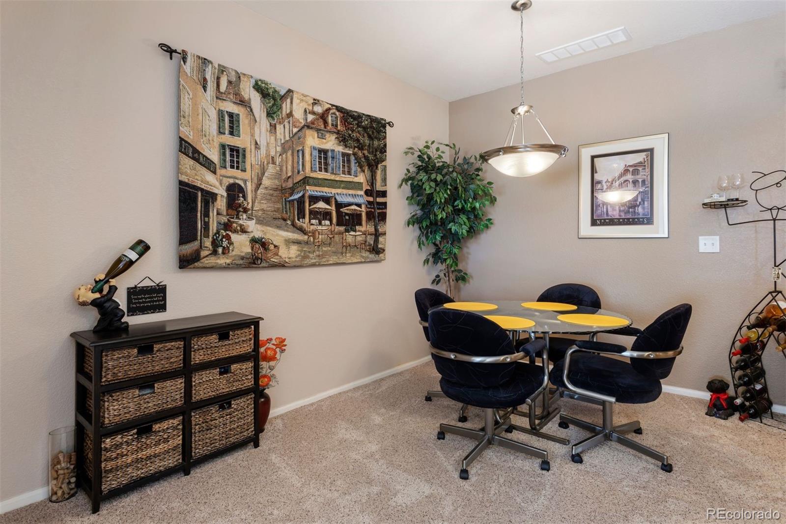 488 Black Feather Loop Unit: 202