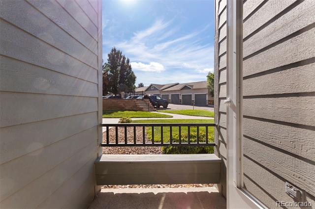 488 Black Feather Loop Unit: 202