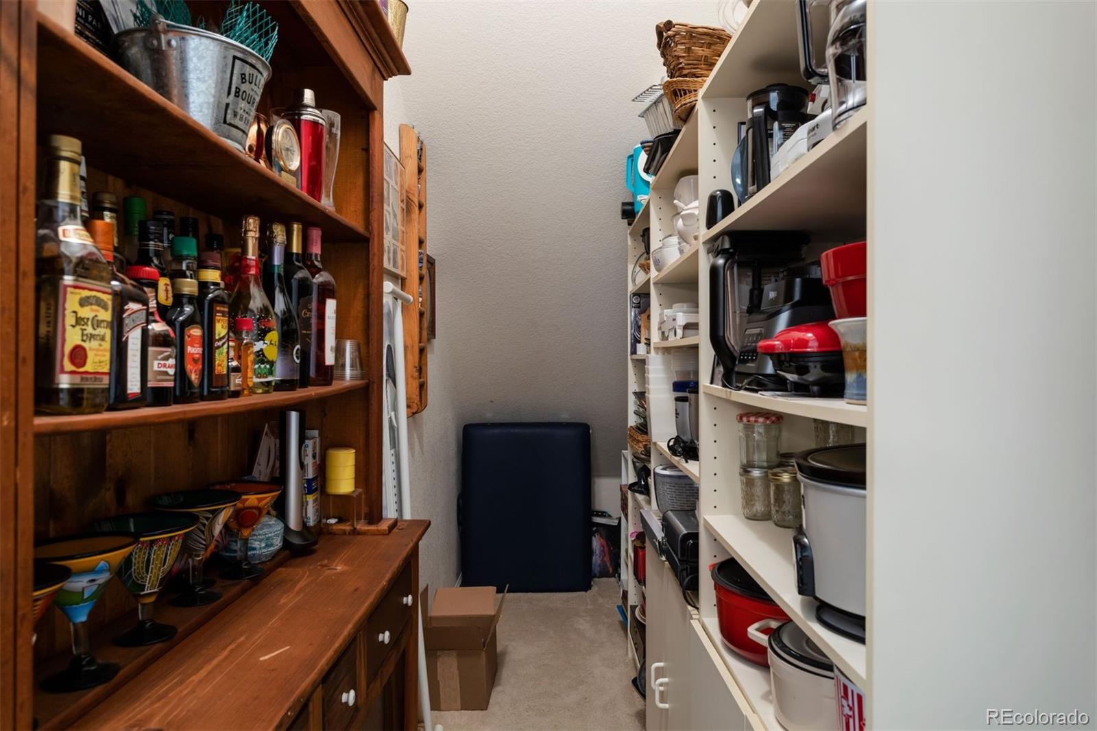 488 Black Feather Loop Unit: 202