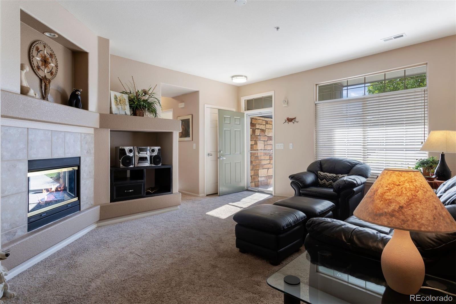 488 Black Feather Loop Unit: 202