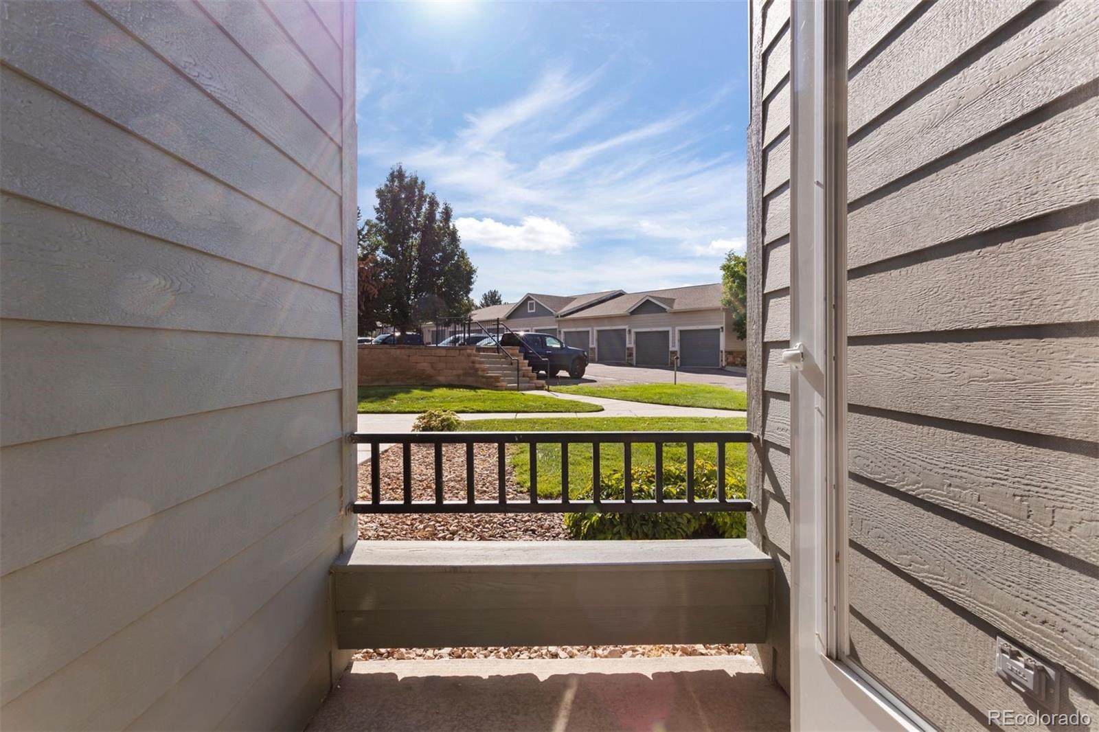 488 Black Feather Loop Unit: 202