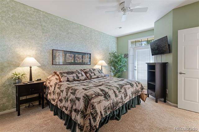488 Black Feather Loop Unit: 202