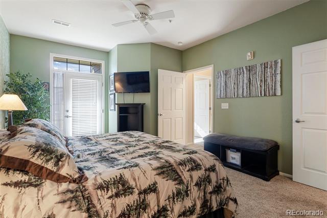 488 Black Feather Loop Unit: 202