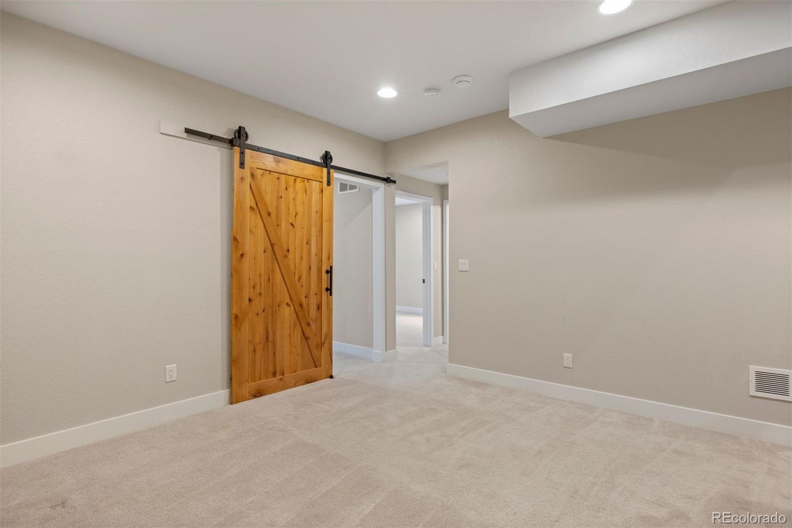 6129 Stable View Street