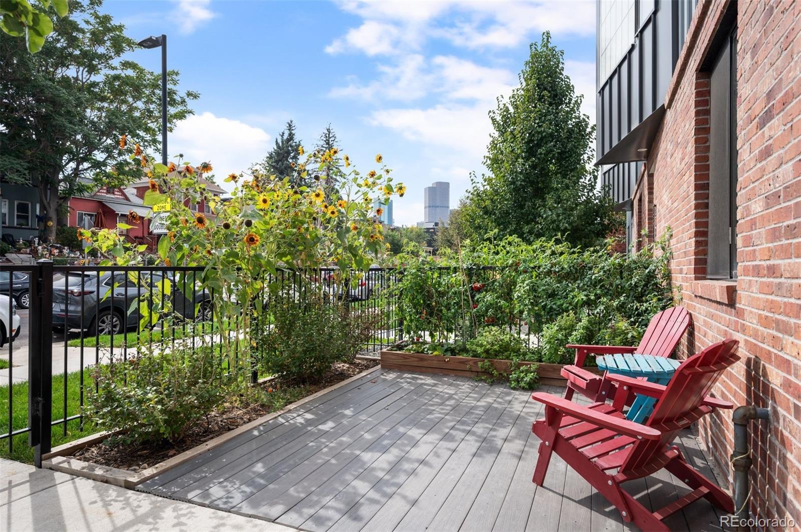 2589 Arapahoe Street